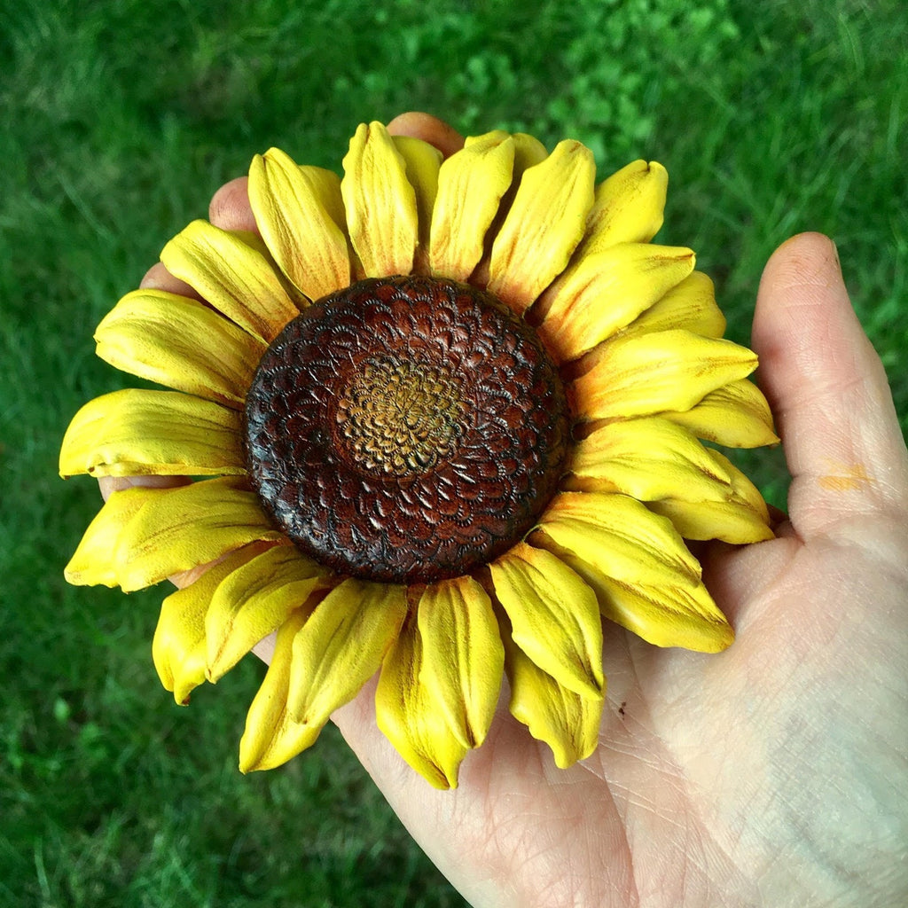 Annie_Libertini_3D_Leather_Sun