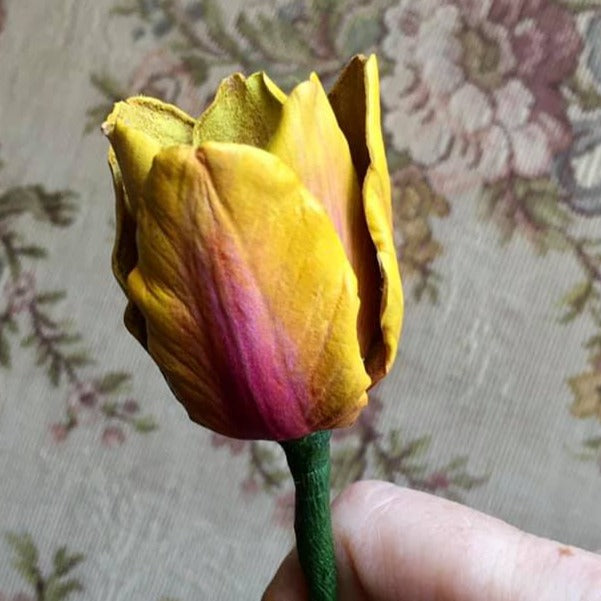 3-D Leather Tulips with Annie Libertini – Elktracks Studio