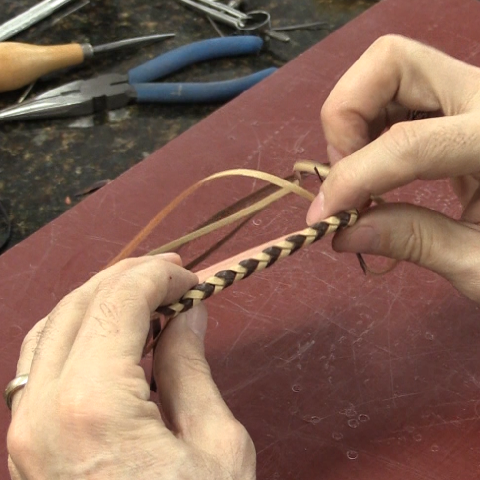 Leather Lacing Techniques with Jim Linnell – Elktracks Studio